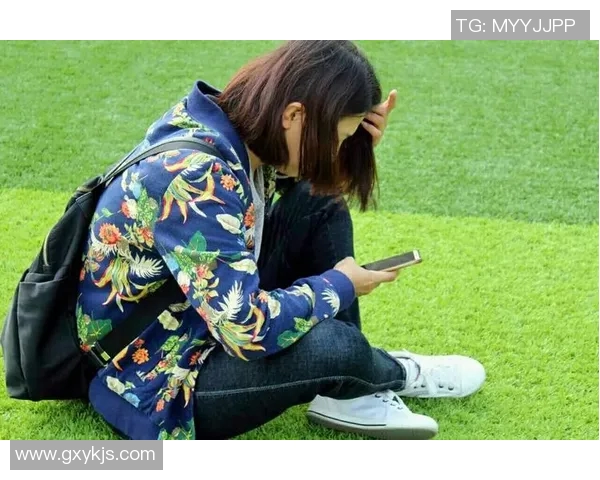 高清图头像展示足球明星女生的魅力与风采,尽显青春活力与运动激情